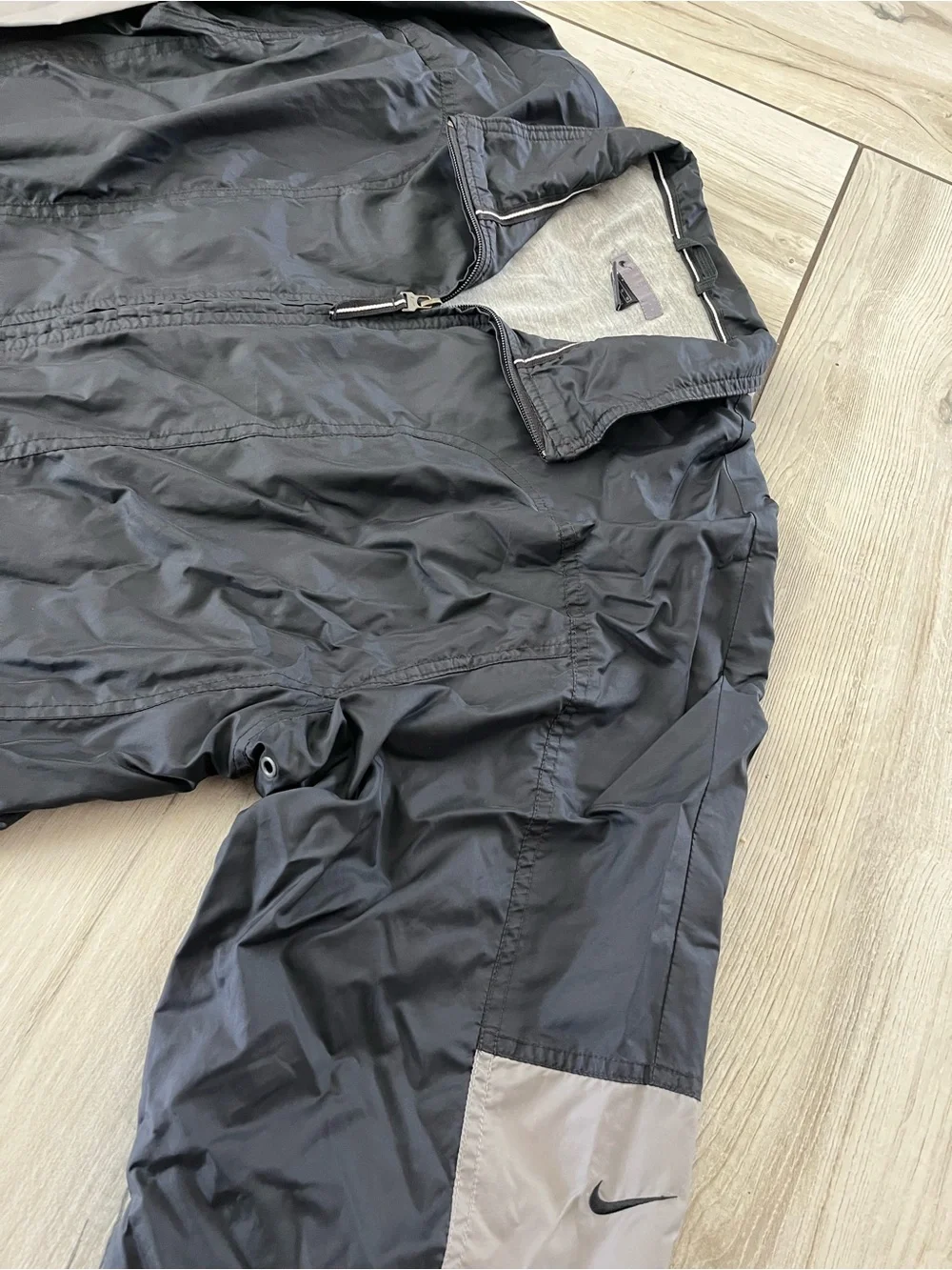 Men's Y2K Nike Black Windbreaker Jacket with Gray Sleeve Panels